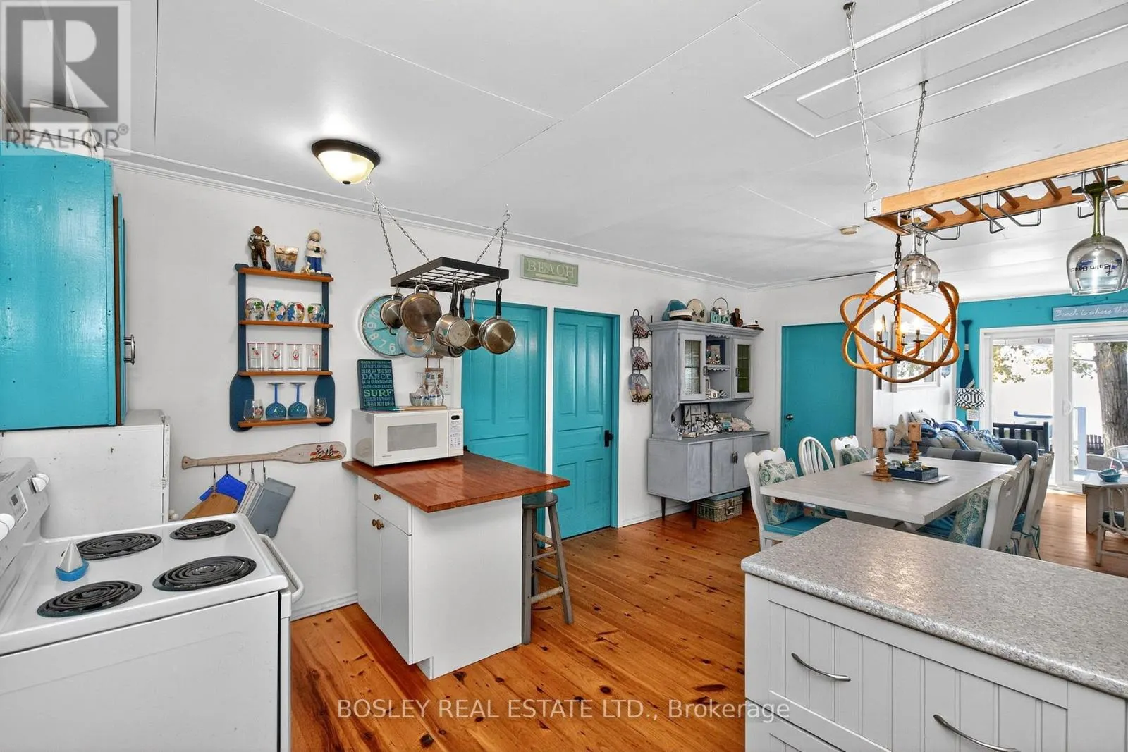 18 TINY BEACHES ROAD S
