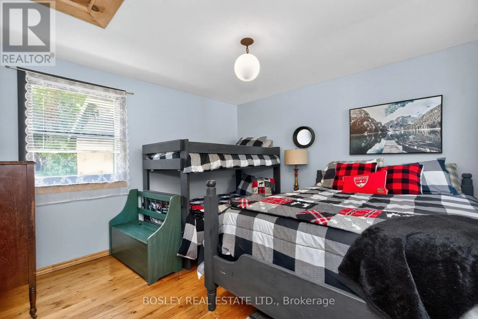 18 TINY BEACHES ROAD S