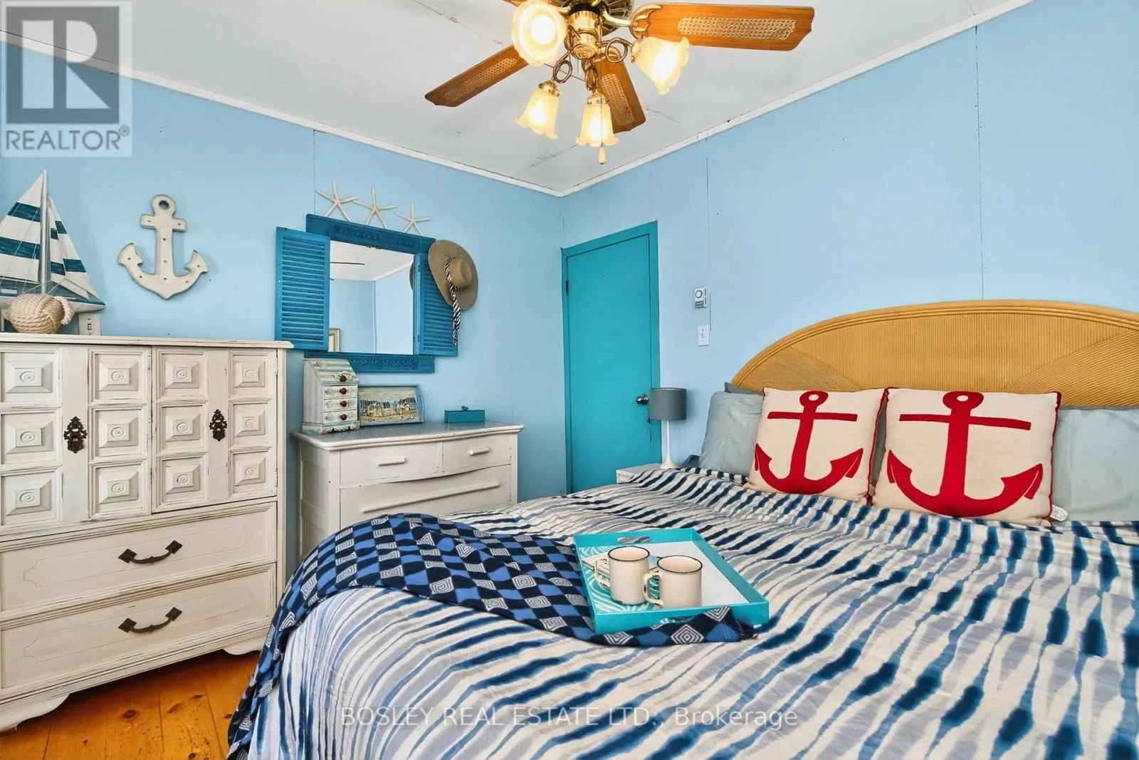 18 TINY BEACHES ROAD S