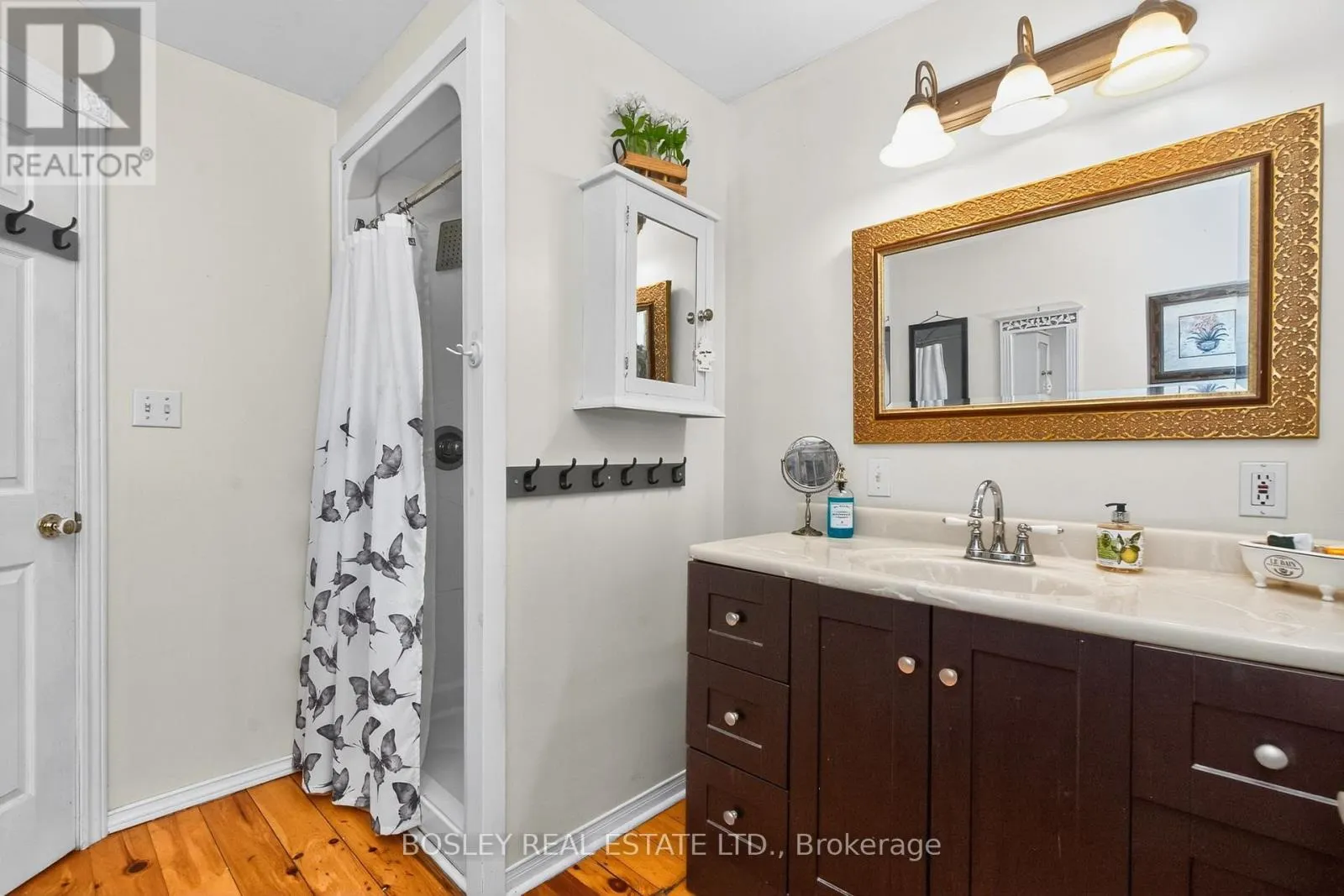 18 TINY BEACHES ROAD S