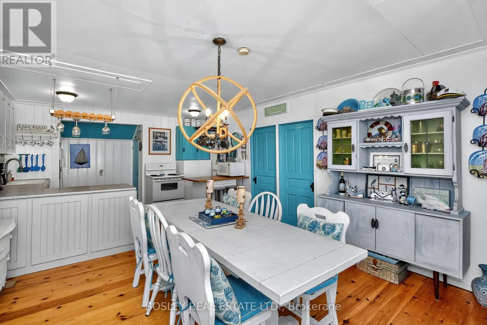 18 TINY BEACHES ROAD S