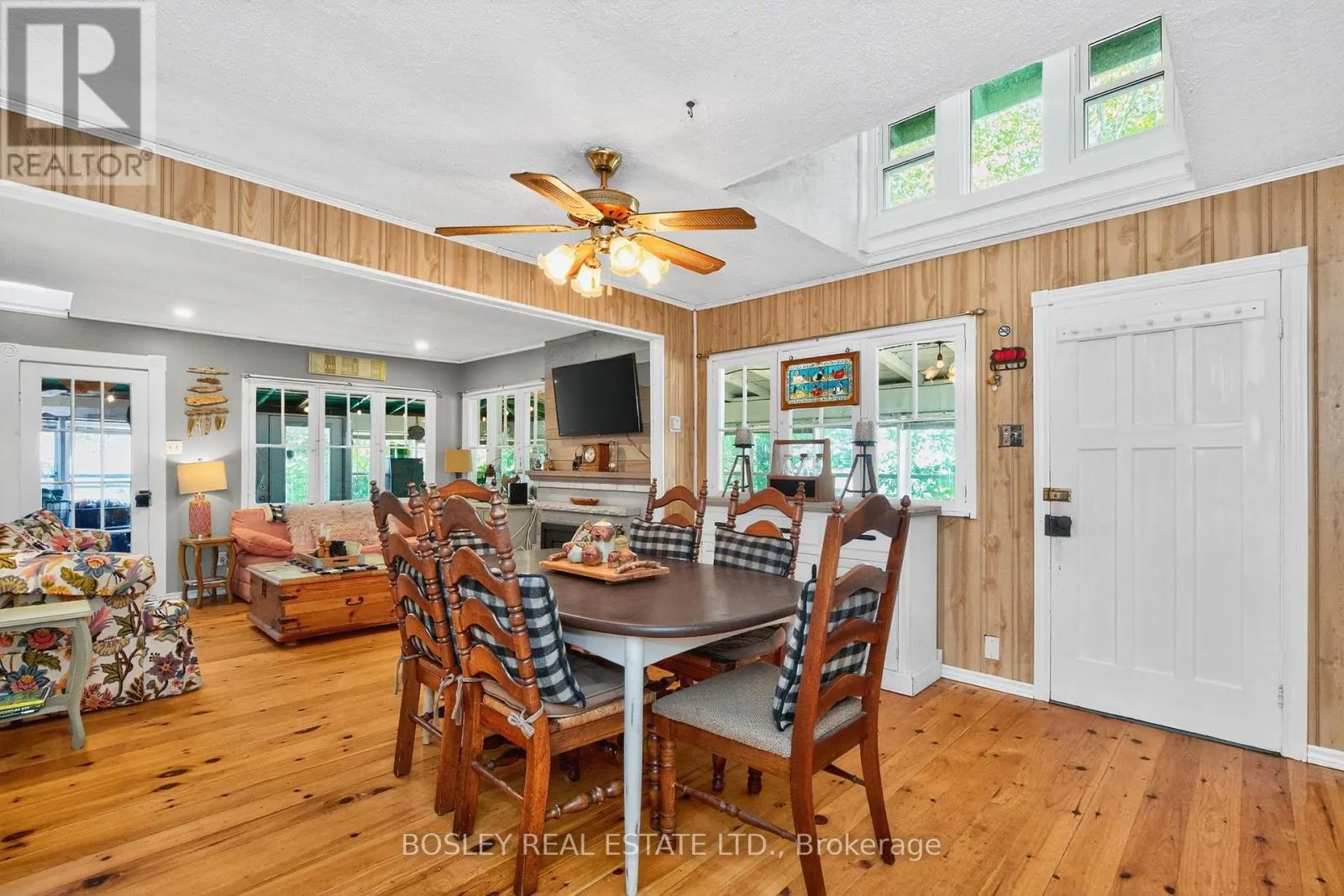 18 TINY BEACHES ROAD S