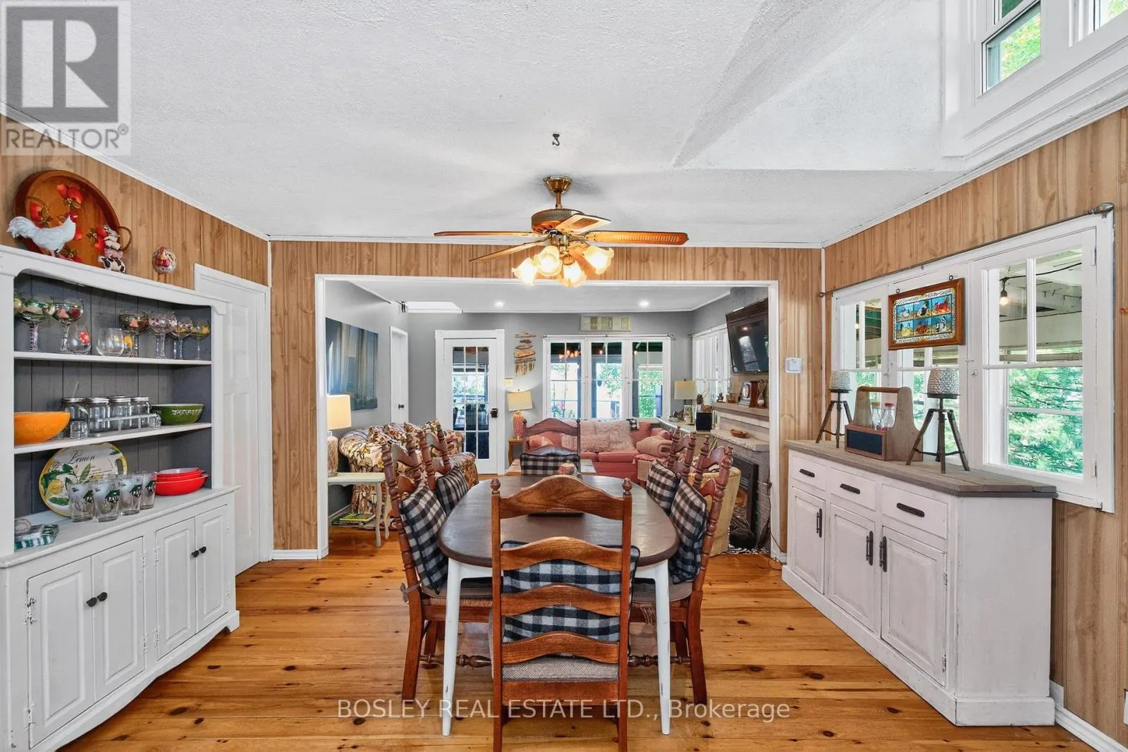 18 TINY BEACHES ROAD S