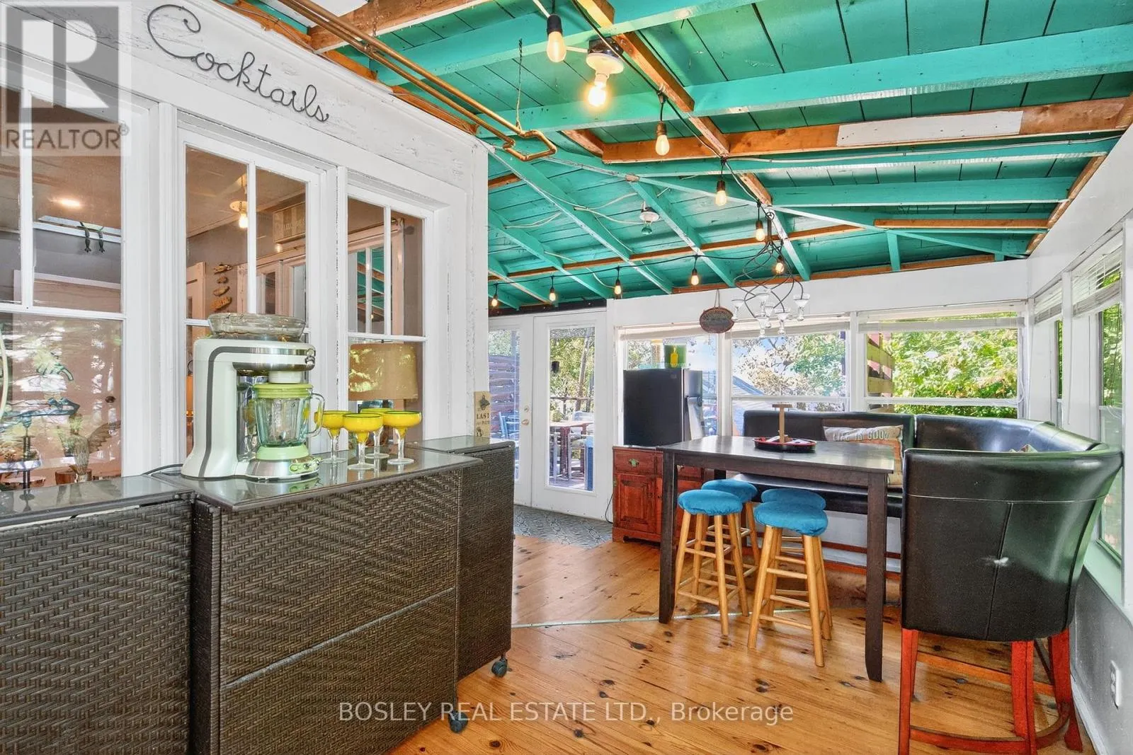 18 TINY BEACHES ROAD S