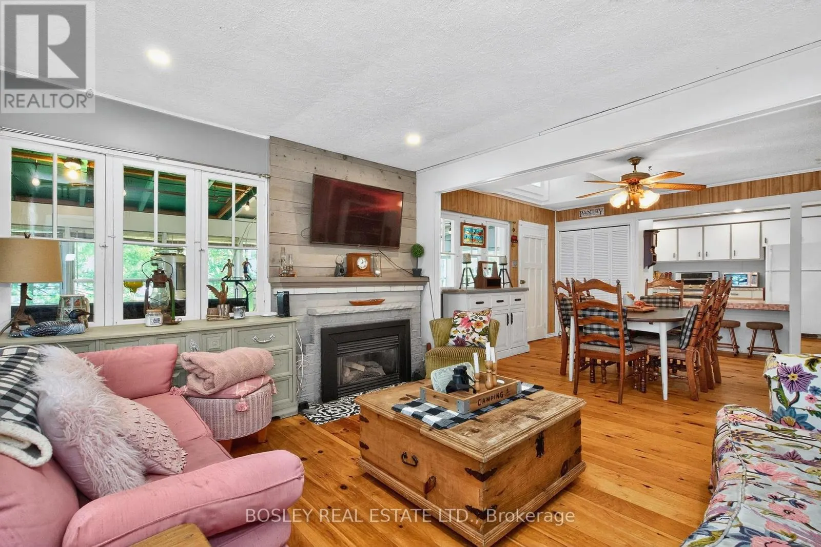 18 TINY BEACHES ROAD S