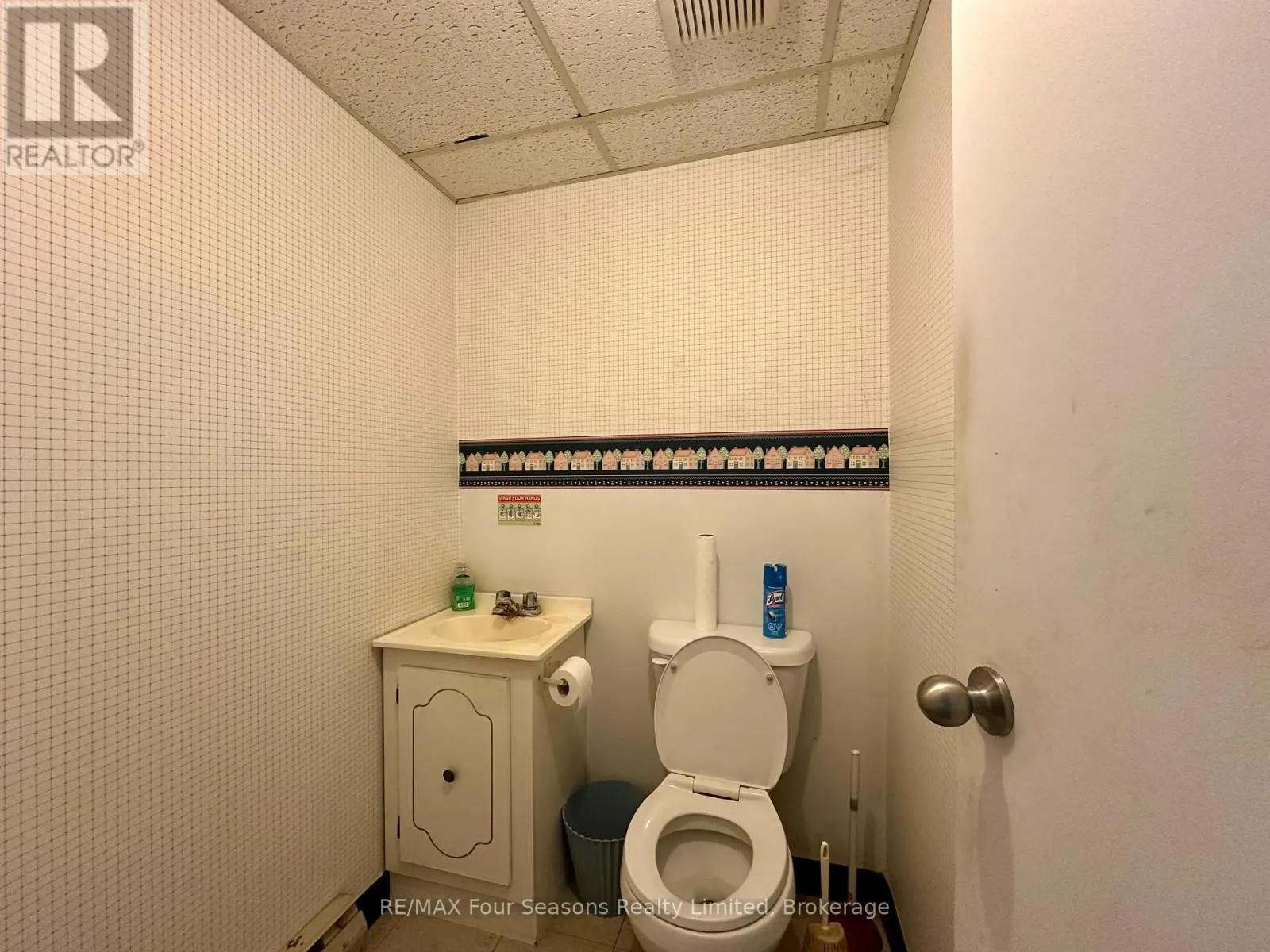 C2 - 206 PERRY STREET, #C2