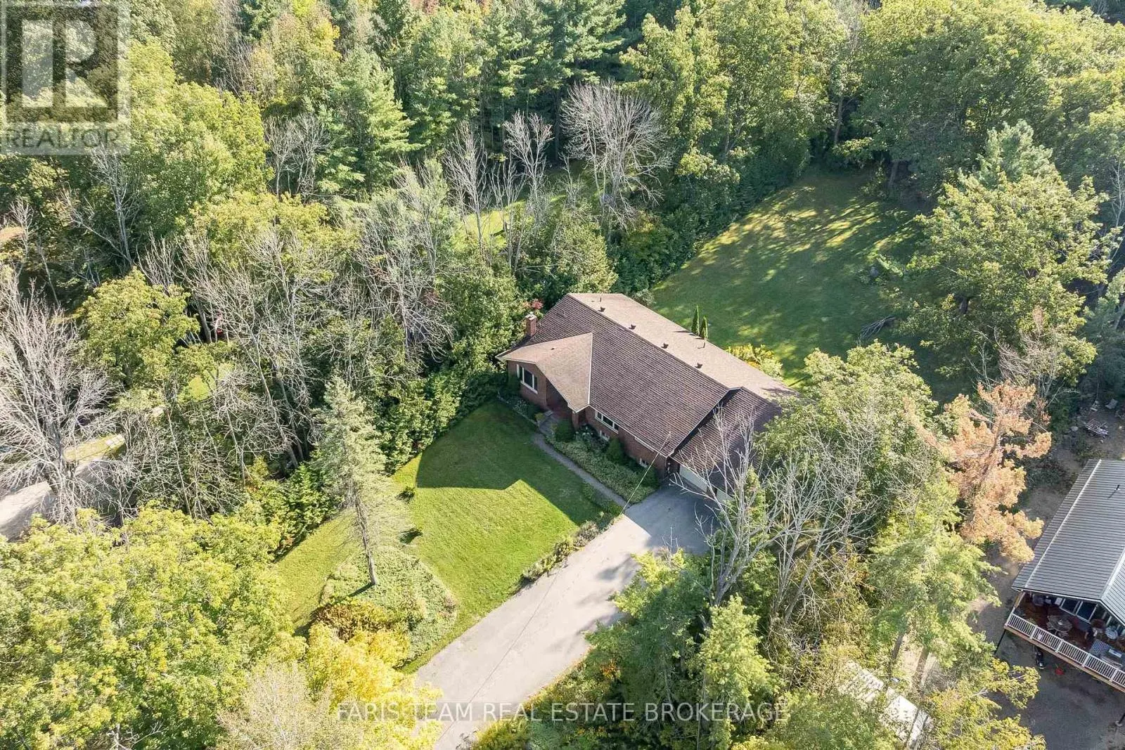 2 BAYSIDE AVENUE