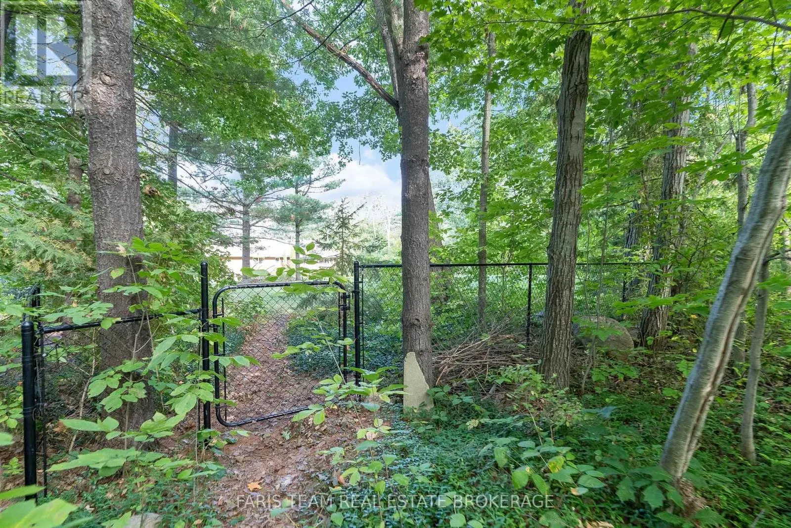 2 BAYSIDE AVENUE