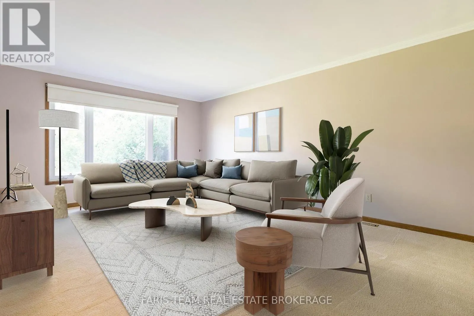 2 BAYSIDE AVENUE