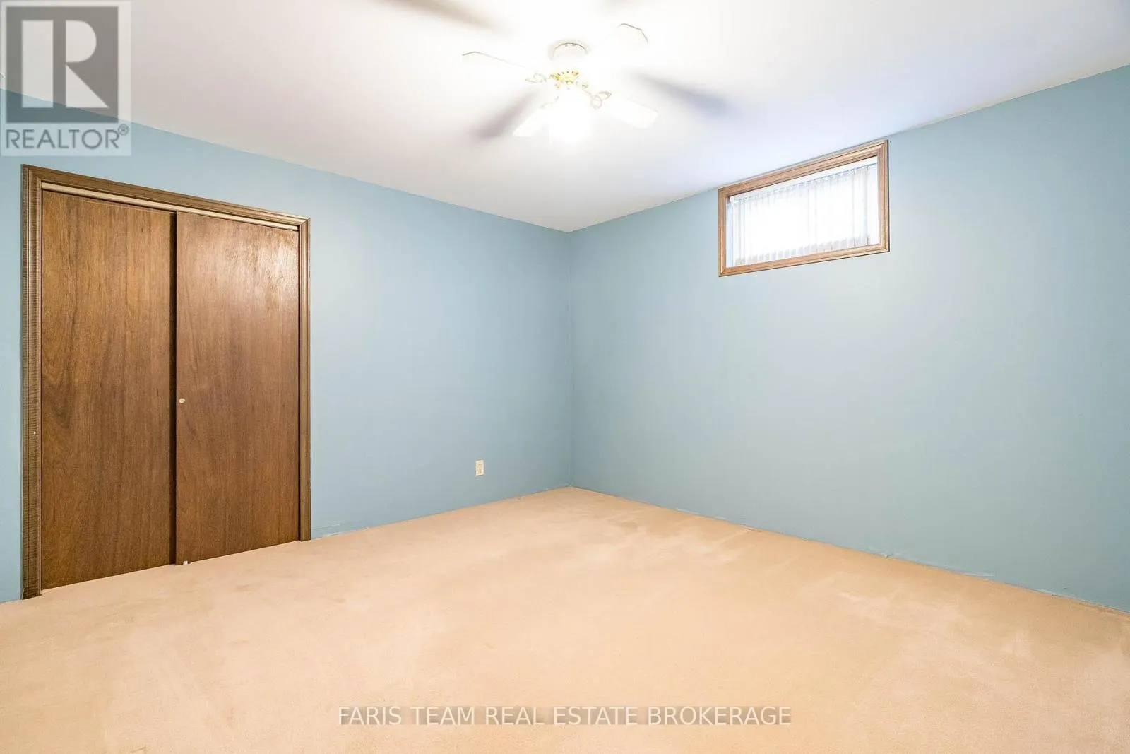 2 BAYSIDE AVENUE