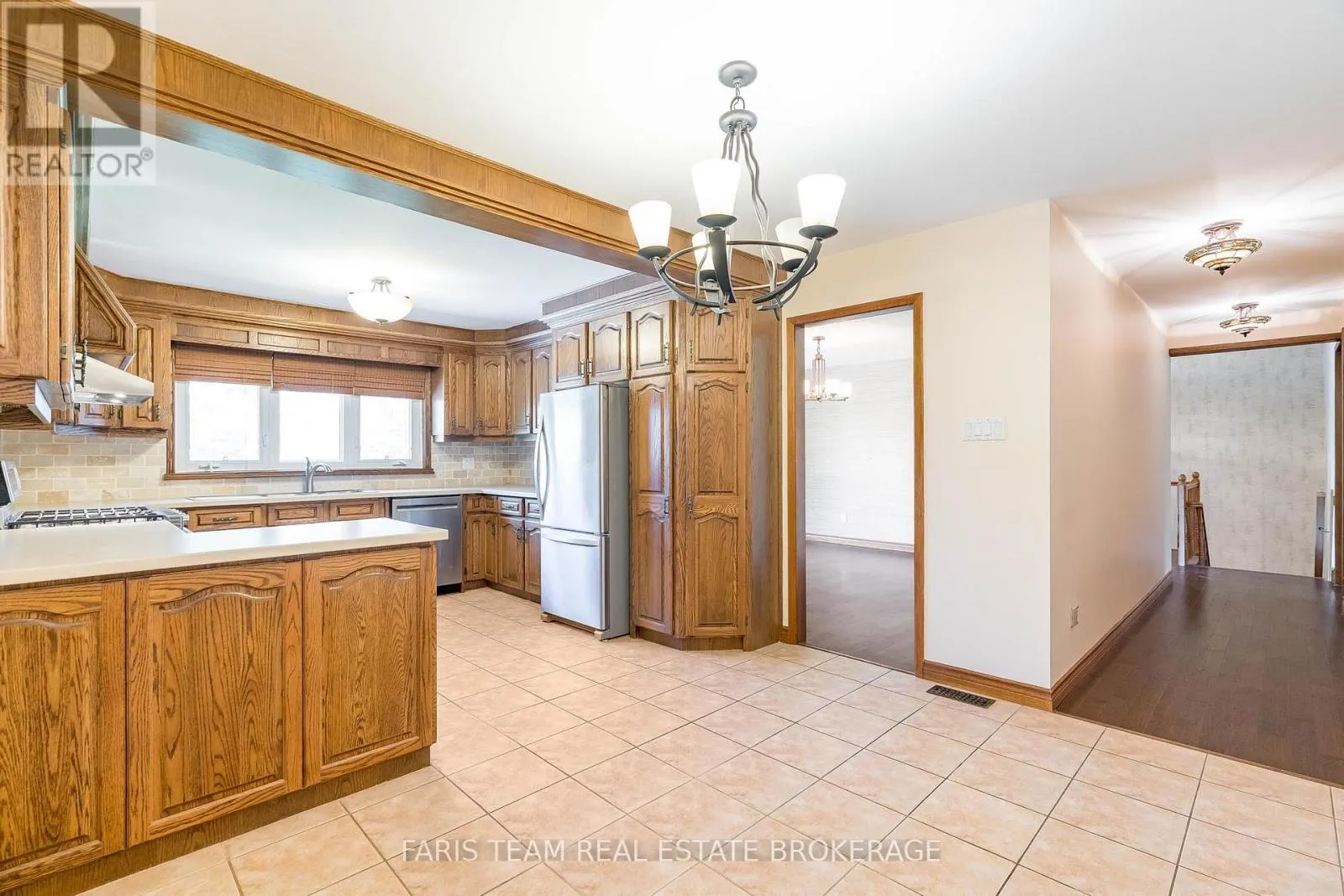 2 BAYSIDE AVENUE