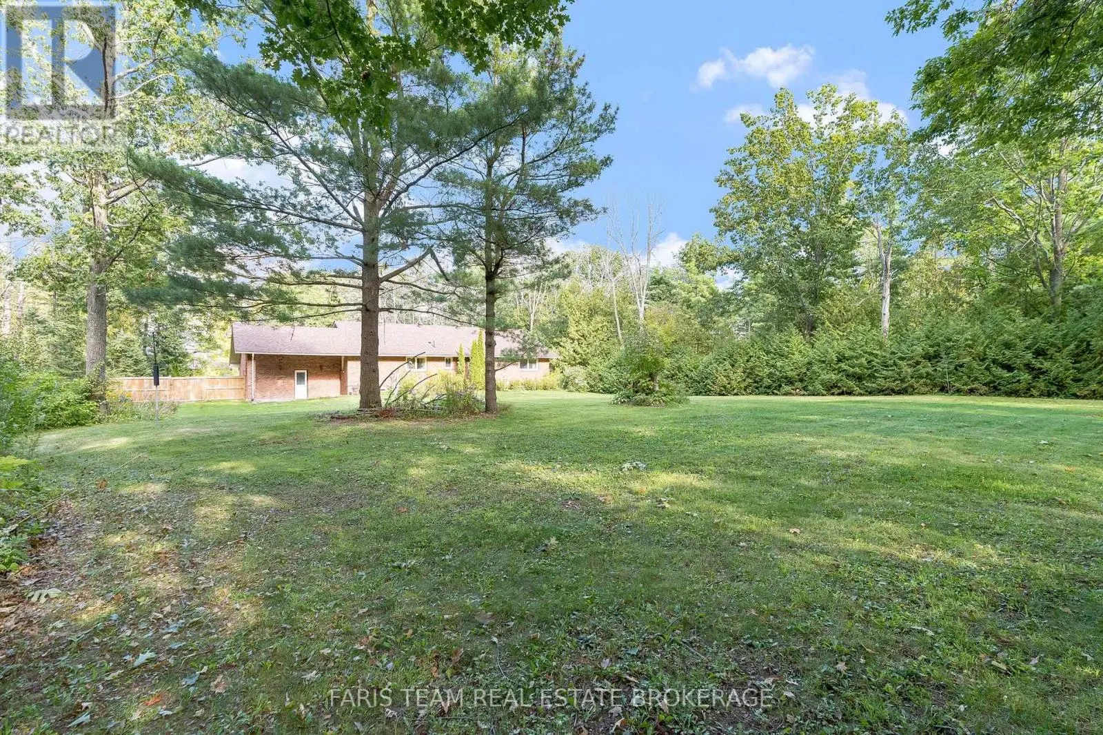 2 BAYSIDE AVENUE