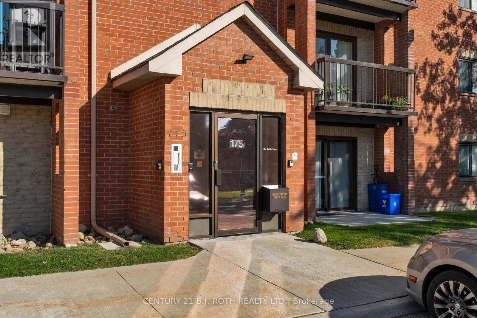 A9 - 175 EDGEHILL DRIVE