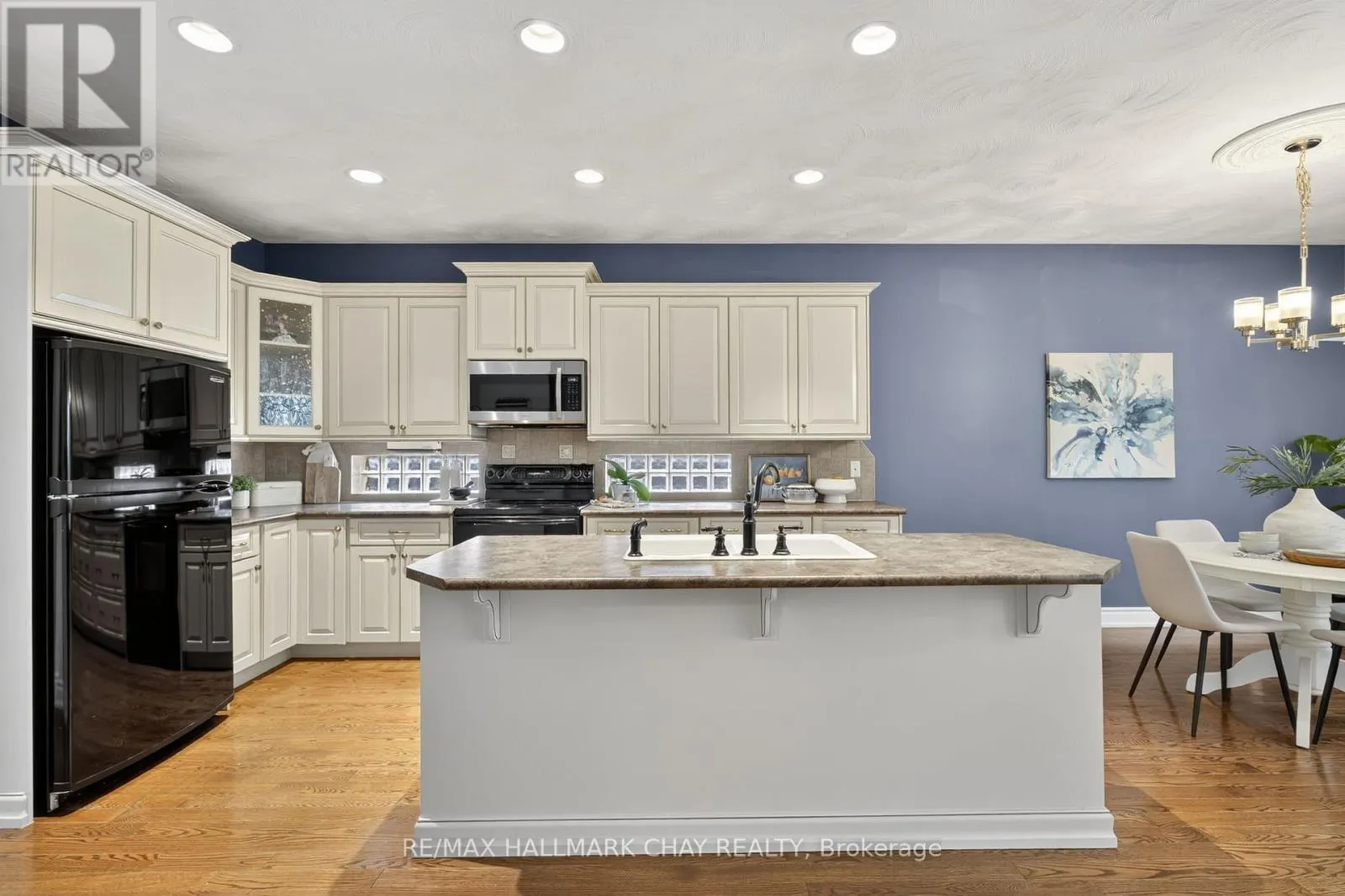 32 WILDWOOD TRAIL