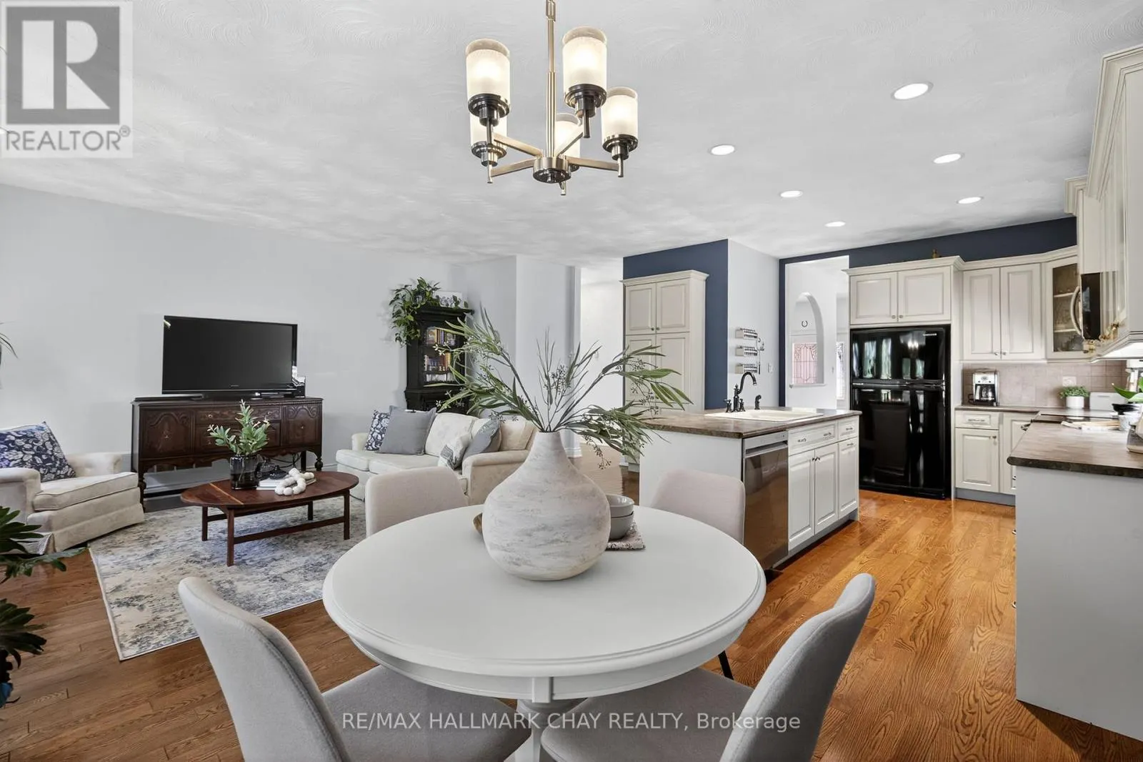 32 WILDWOOD TRAIL