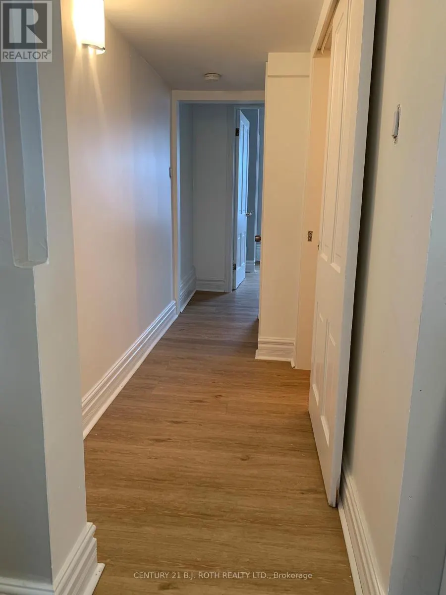 172 DUNLOP STREET W