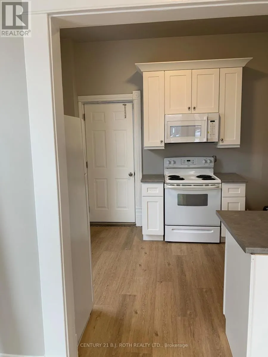 172 DUNLOP STREET W