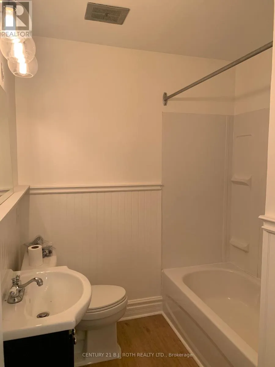 172 DUNLOP STREET W