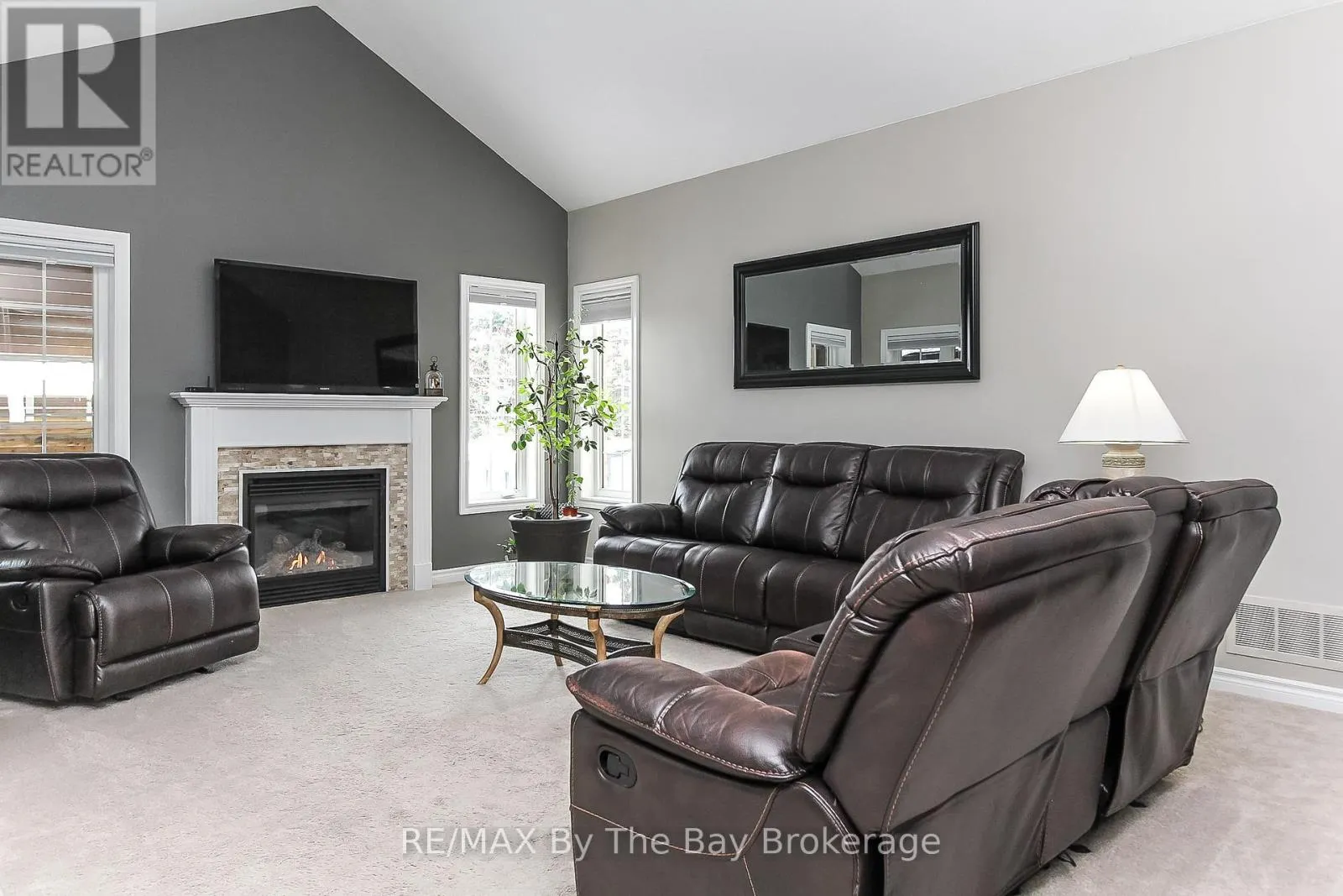 37 WALNUT DRIVE