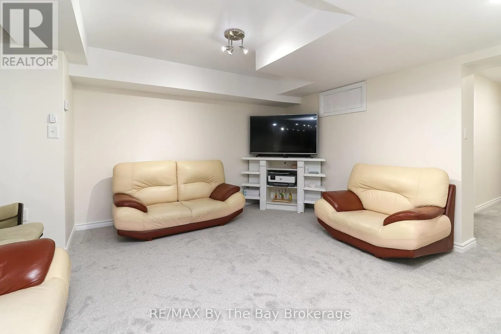 37 WALNUT DRIVE