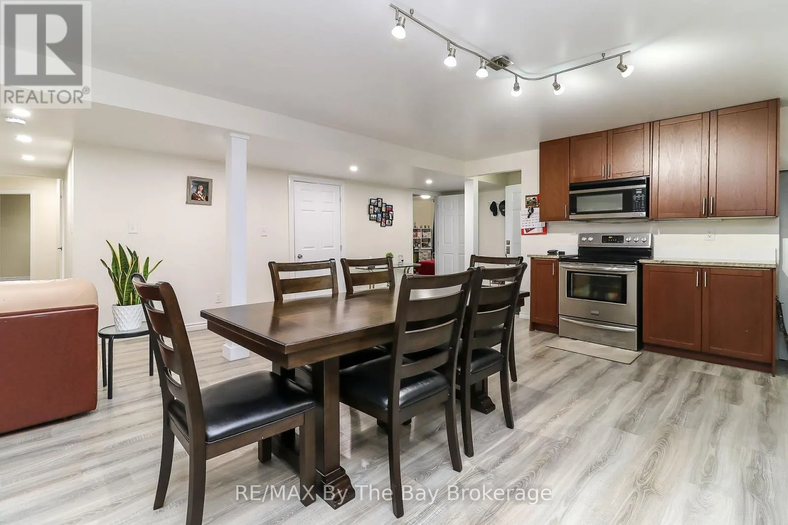 37 WALNUT DRIVE