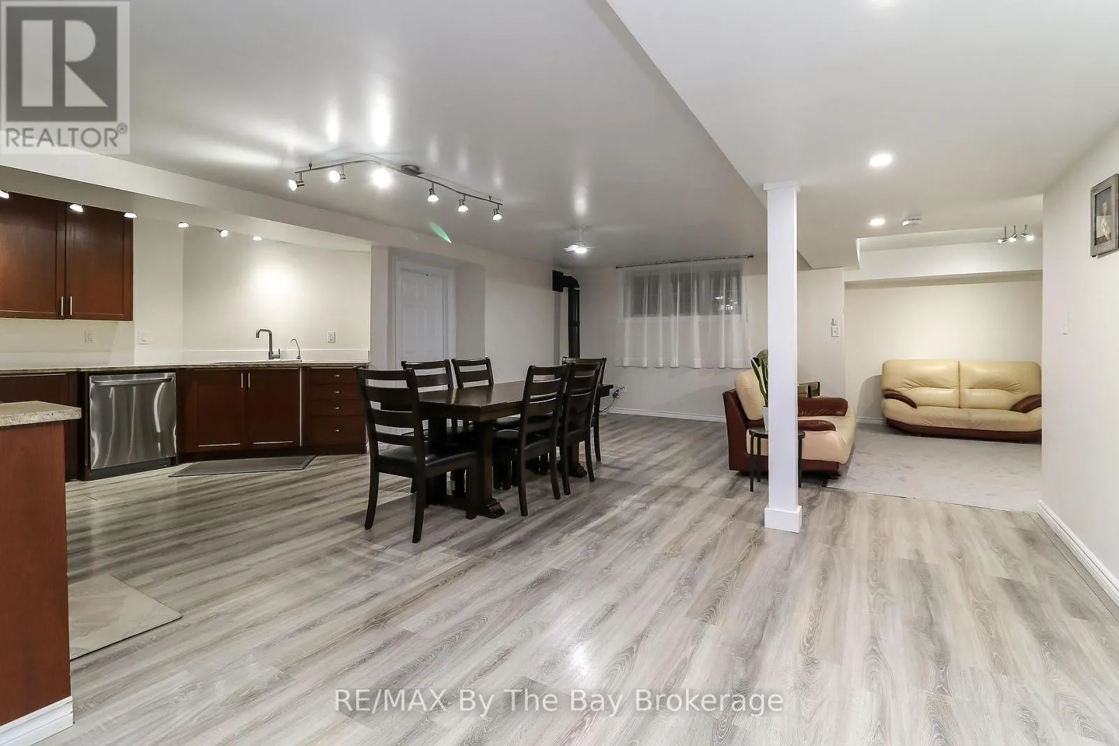 37 WALNUT DRIVE