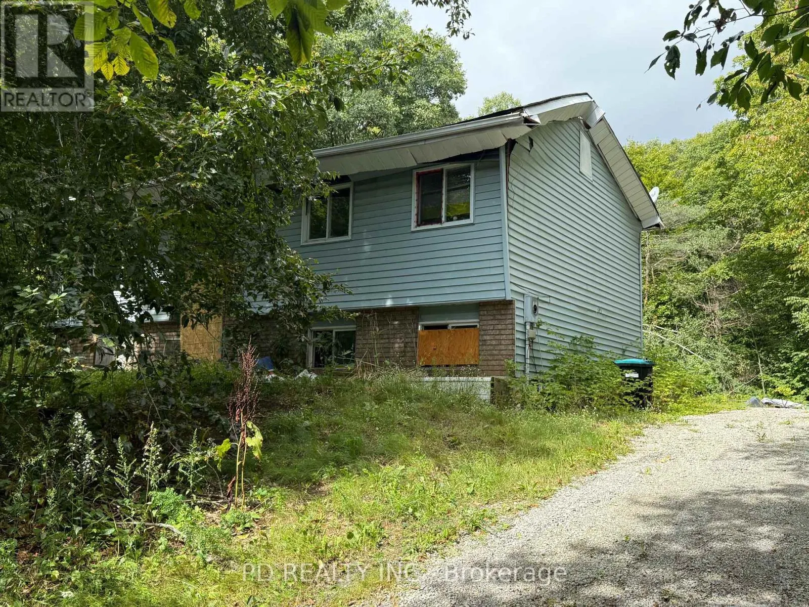 162 FARLAIN LAKE ROAD W