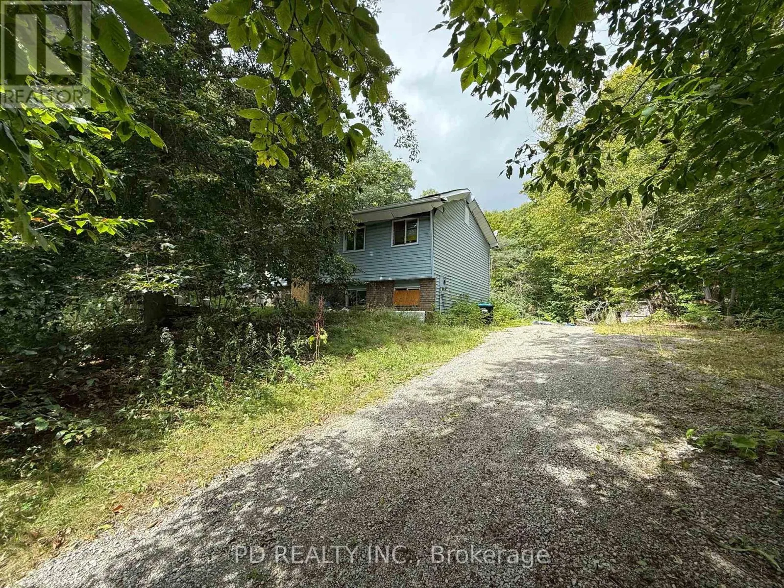 162 FARLAIN LAKE ROAD W