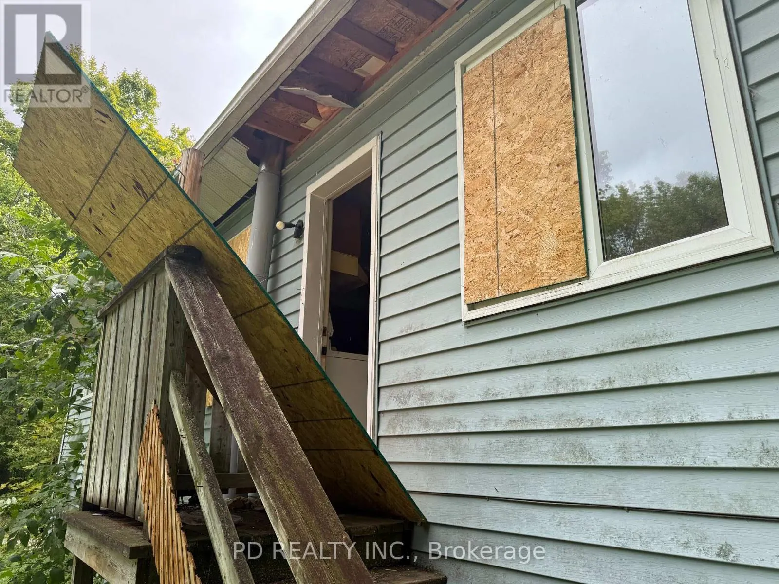 162 FARLAIN LAKE ROAD W