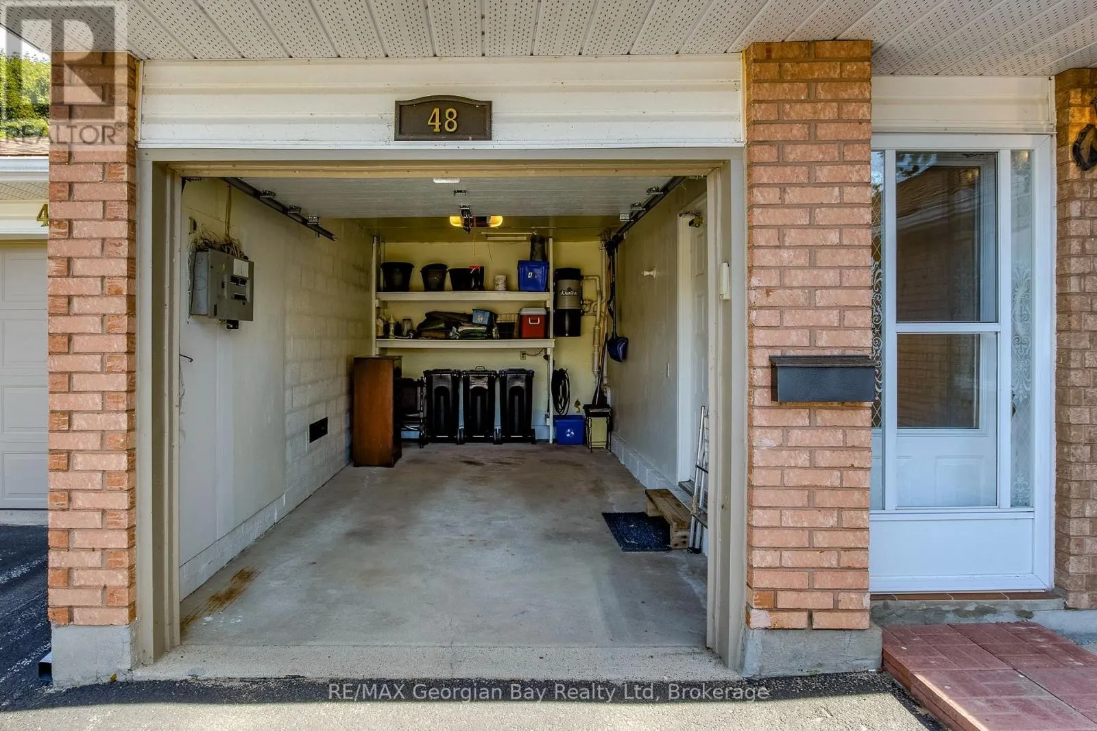 48 - 696 KING STREET, #48