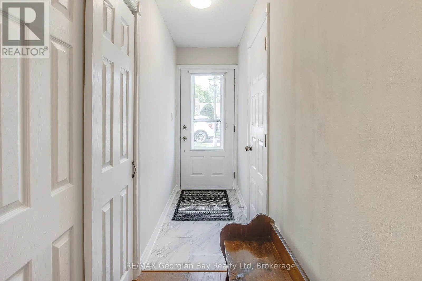 48 - 696 KING STREET, #48