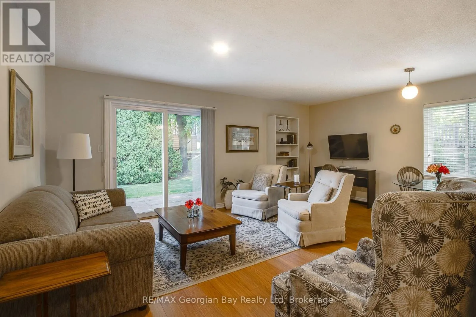 48 - 696 KING STREET, #48