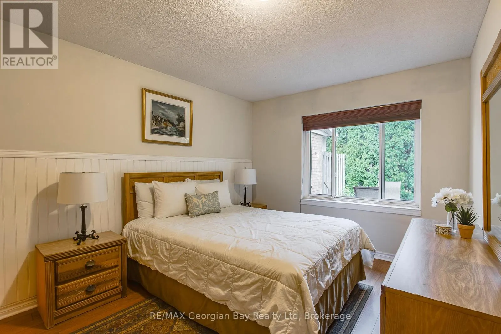 48 - 696 KING STREET, #48