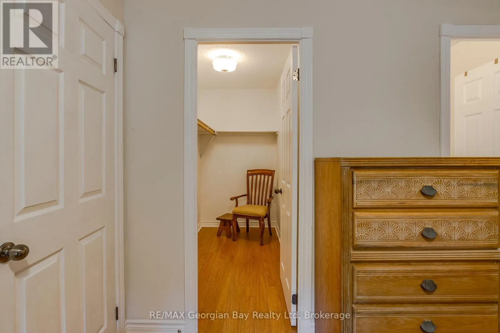 48 - 696 KING STREET, #48