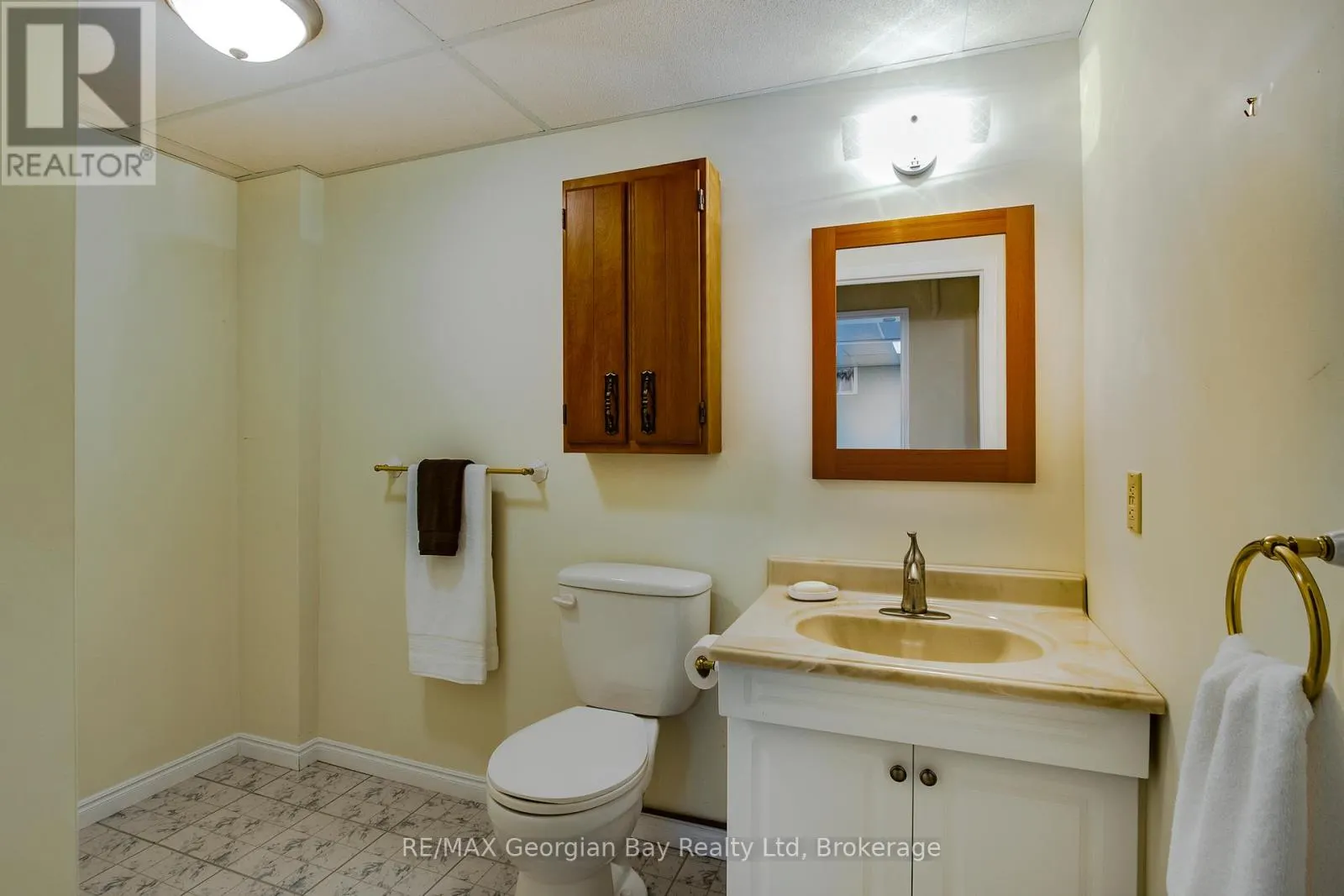 48 - 696 KING STREET, #48