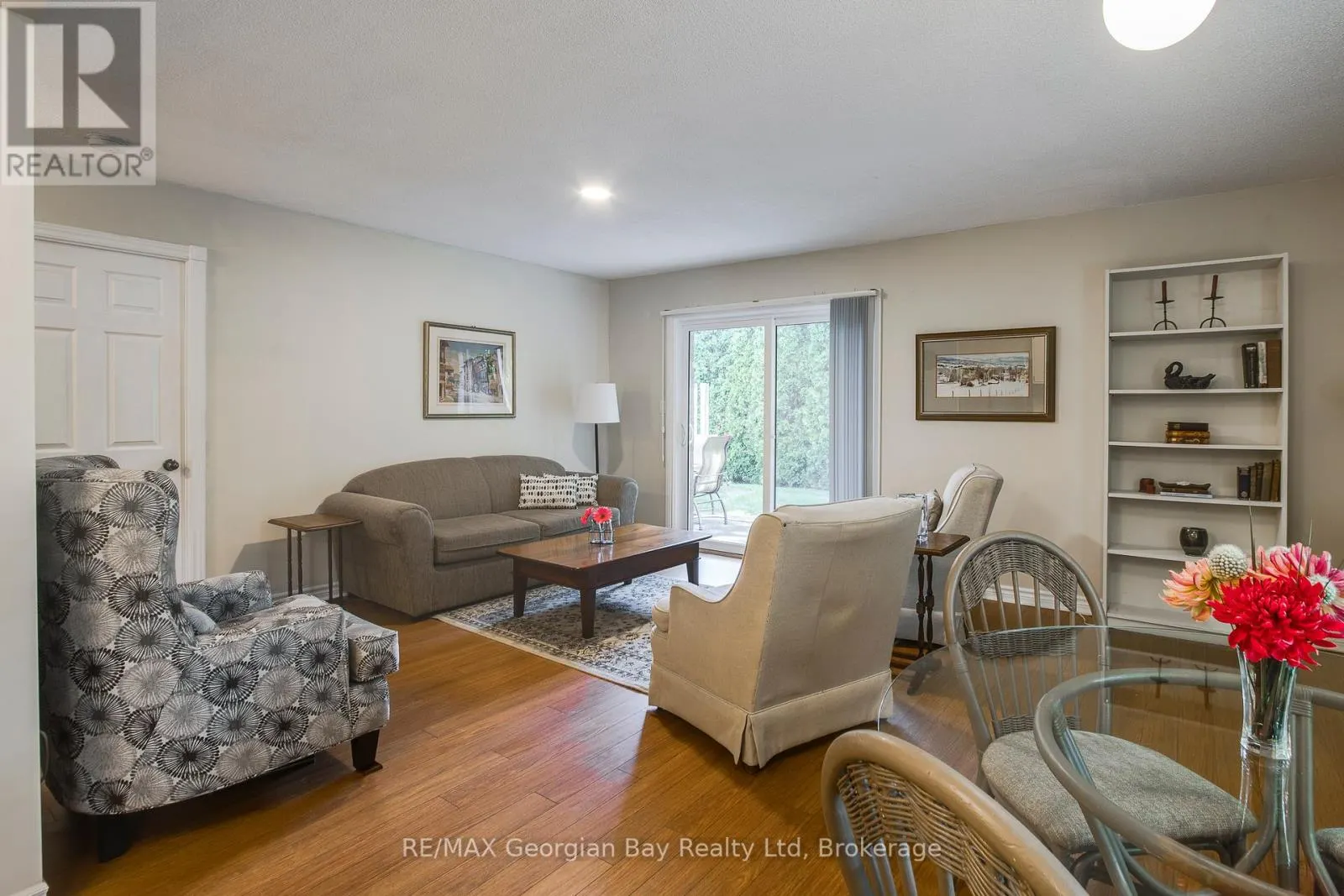 48 - 696 KING STREET, #48