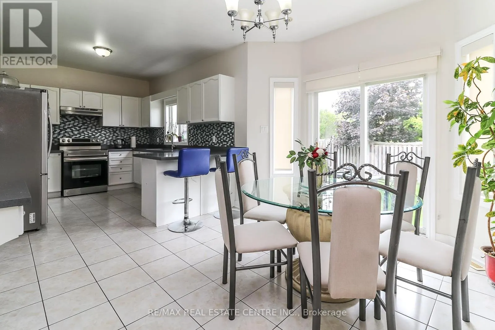 1 SANDRINGHAM DRIVE