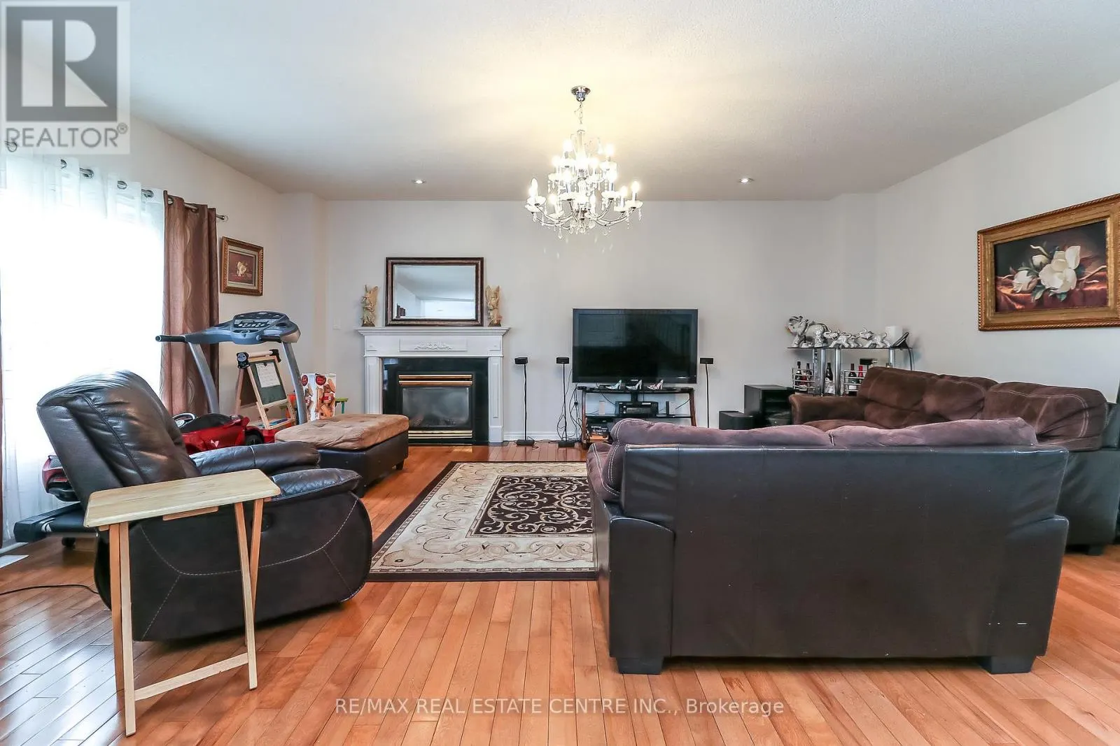 1 SANDRINGHAM DRIVE