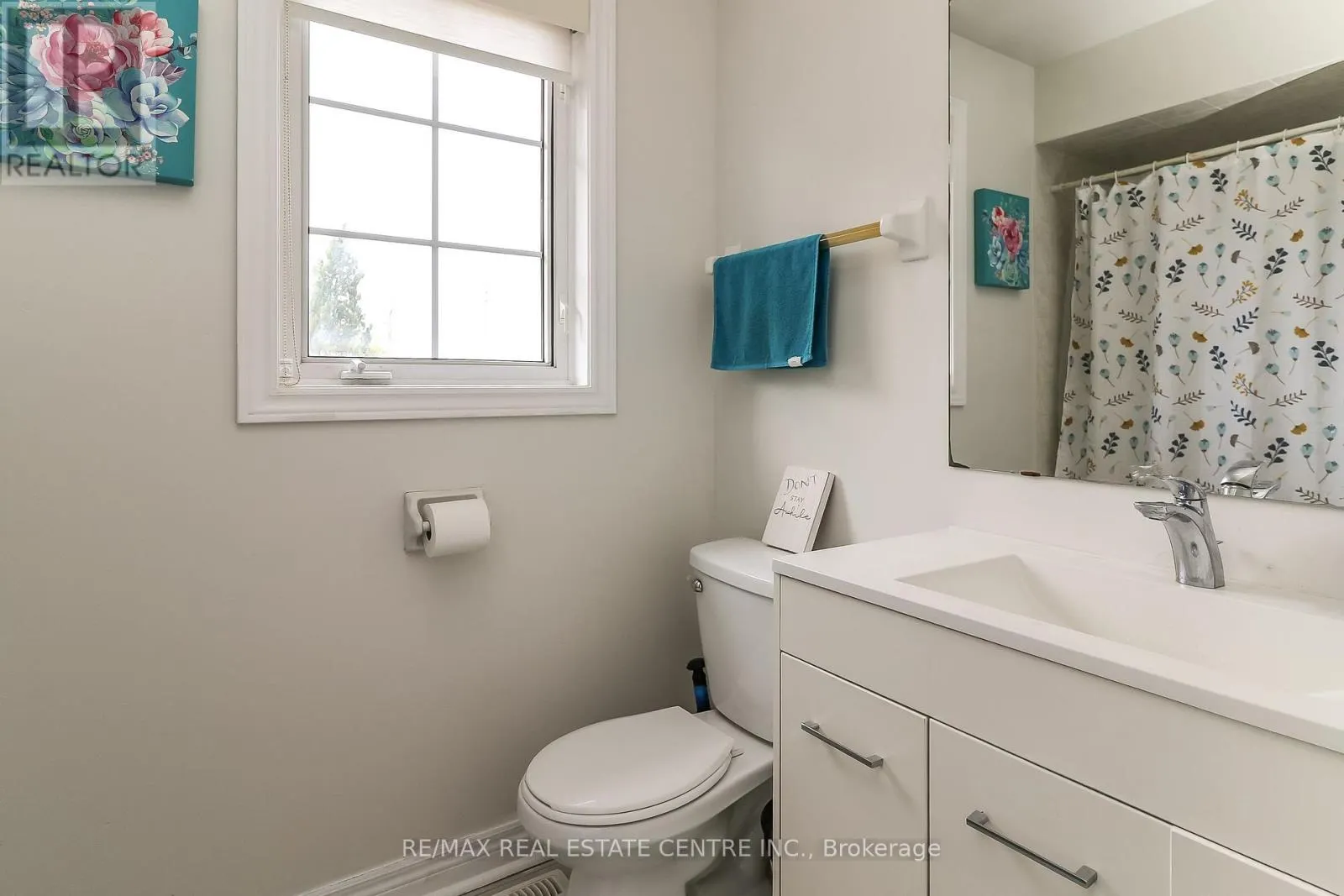 1 SANDRINGHAM DRIVE
