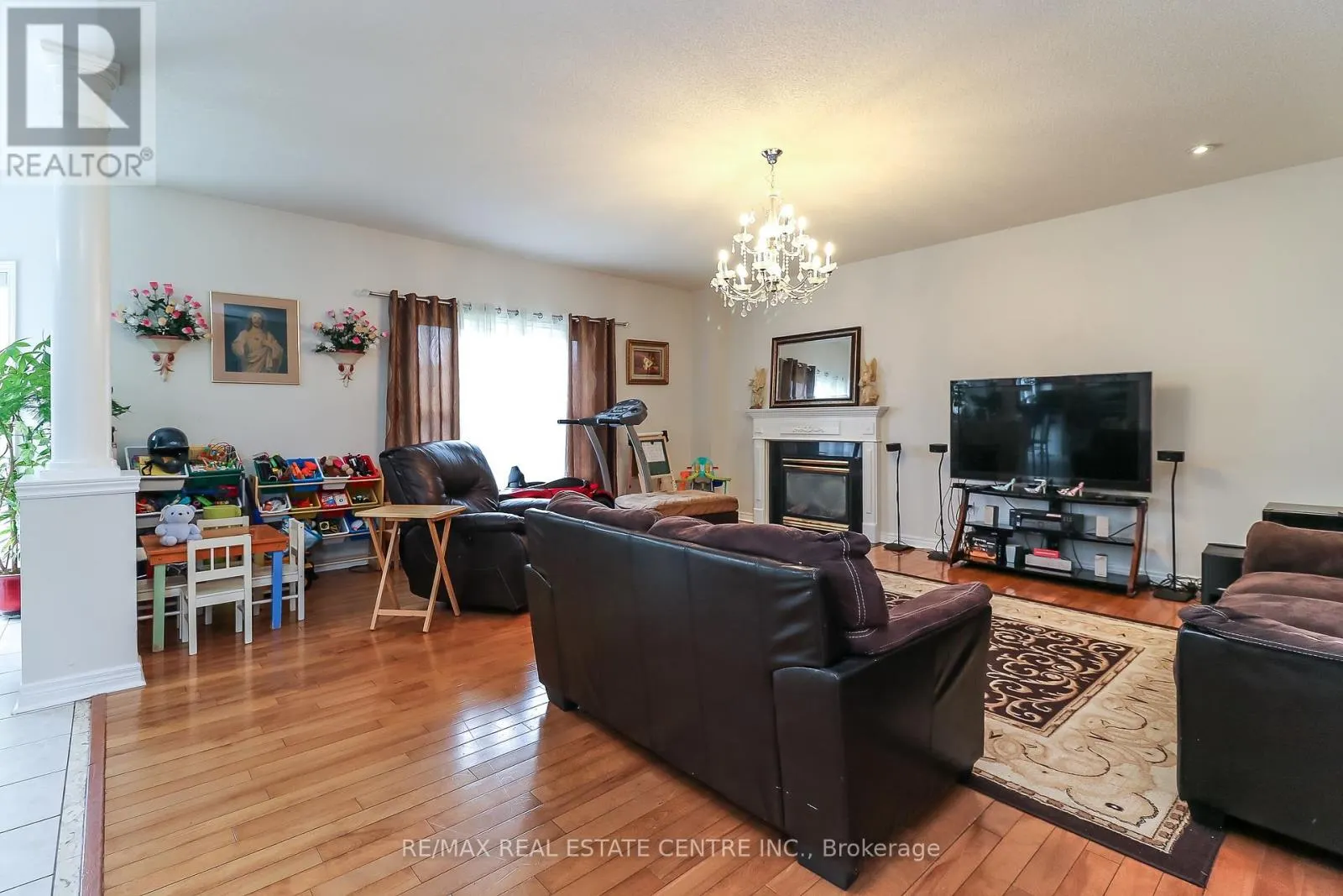 1 SANDRINGHAM DRIVE