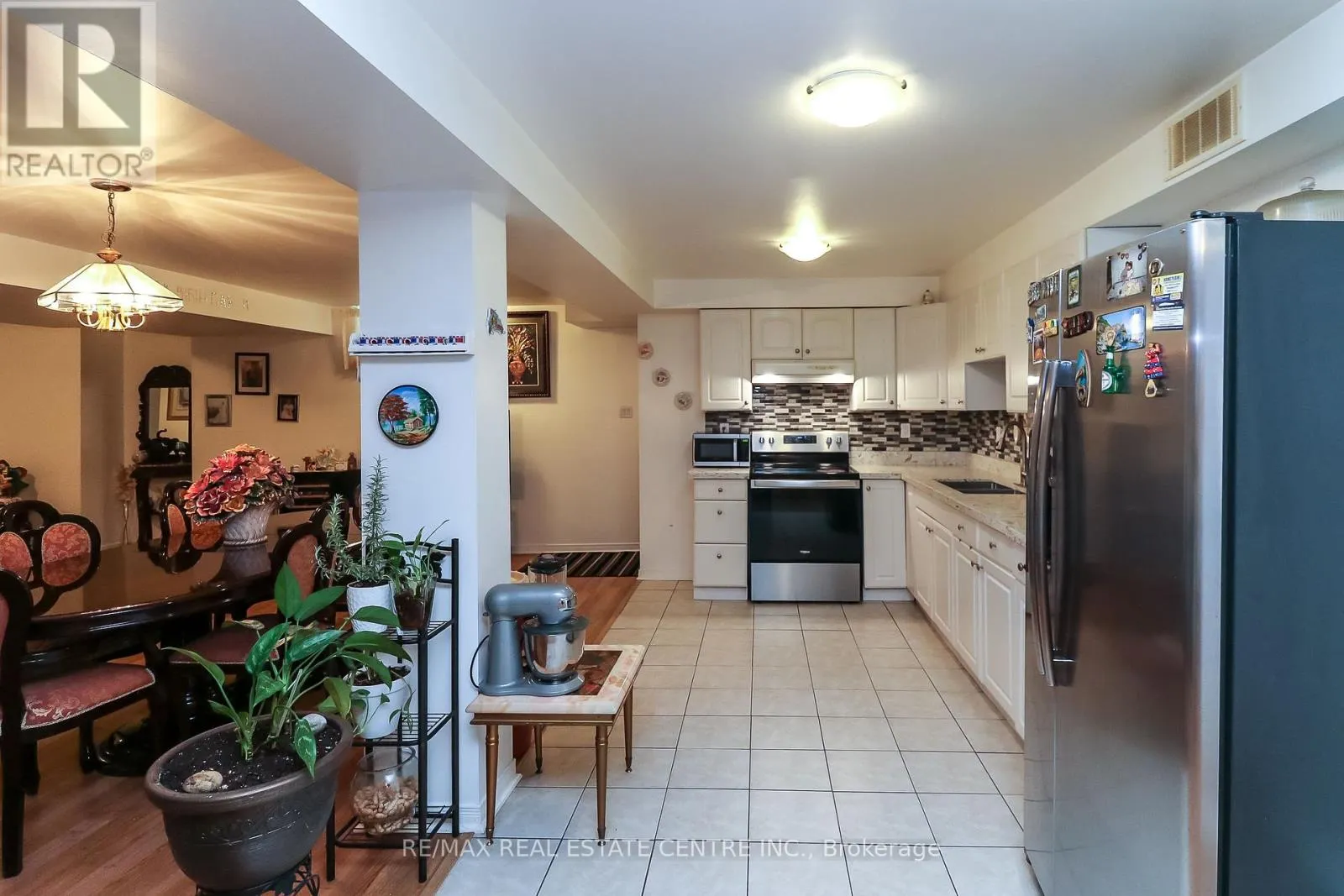 1 SANDRINGHAM DRIVE