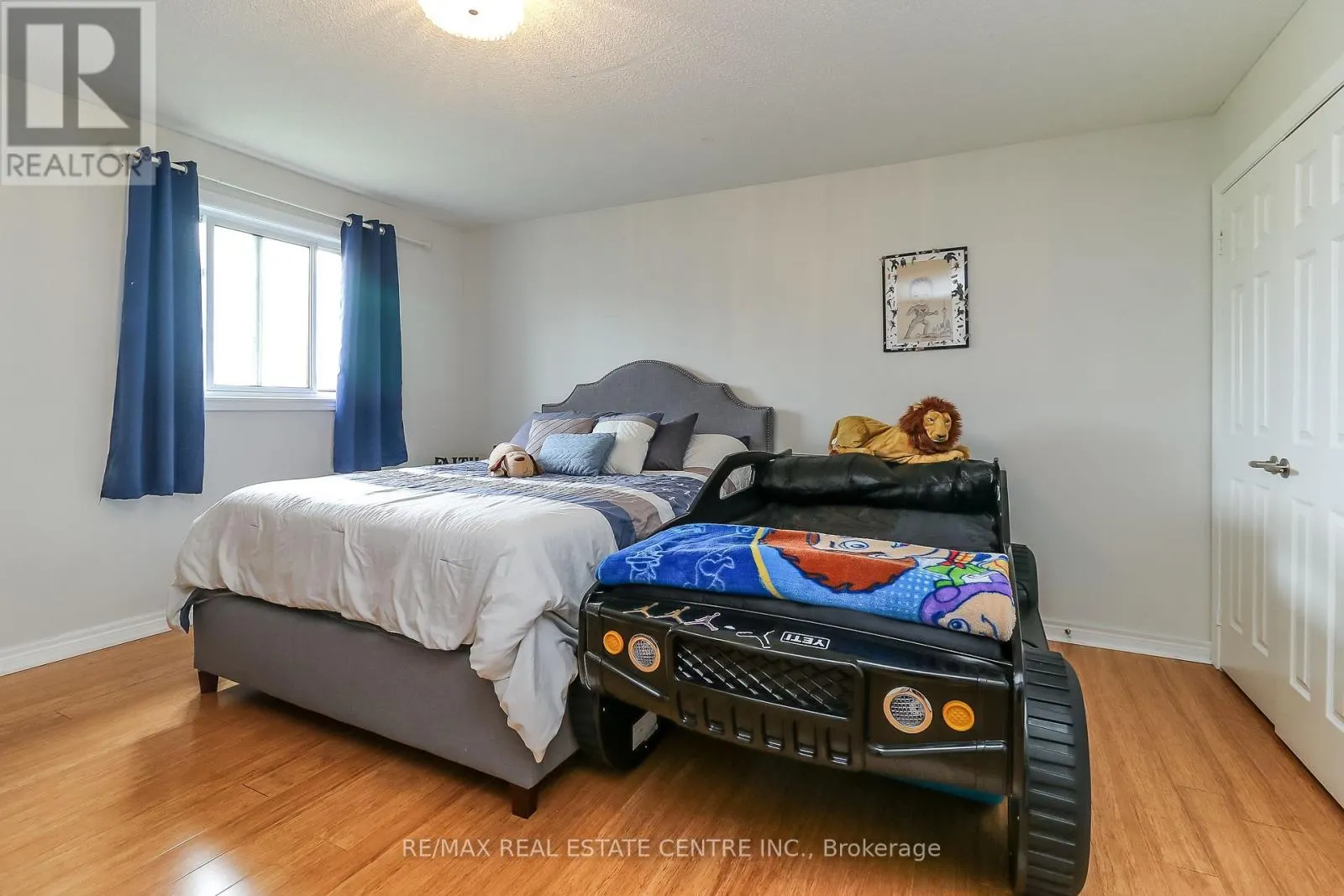 1 SANDRINGHAM DRIVE