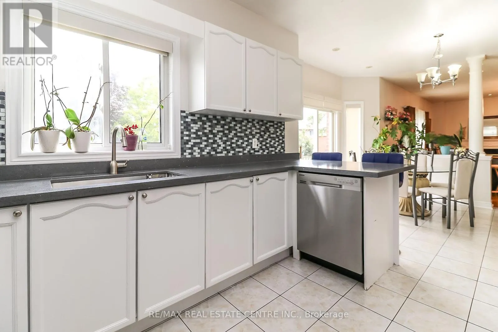 1 SANDRINGHAM DRIVE