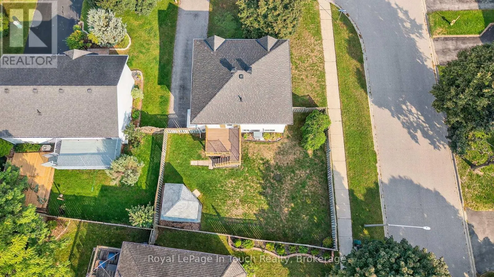 640 WAYNE CRESCENT