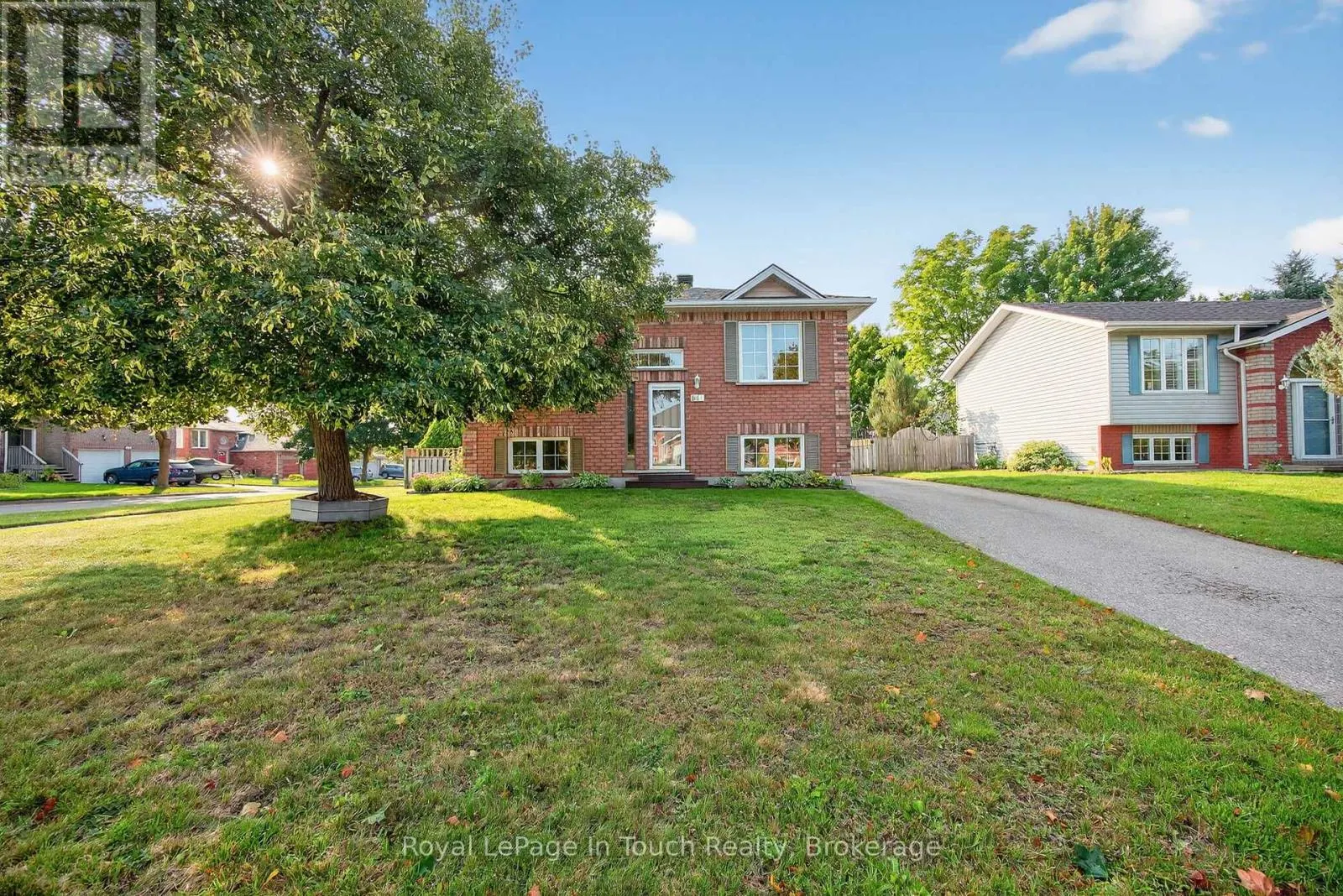 640 WAYNE CRESCENT