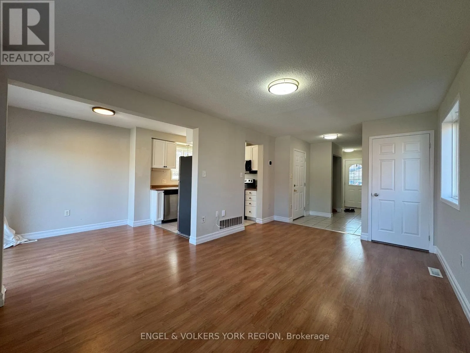 120 NATHAN CRESCENT