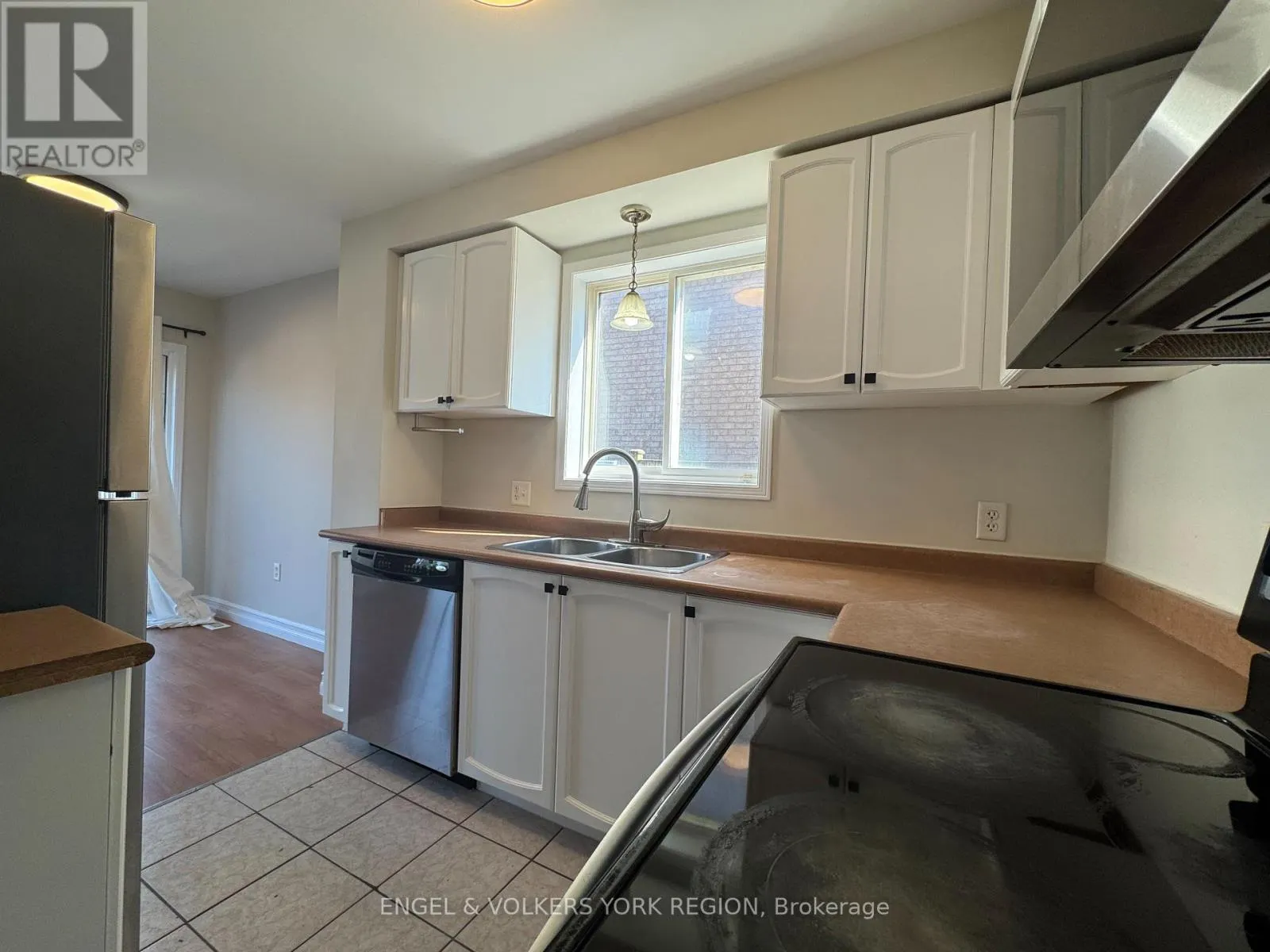 120 NATHAN CRESCENT