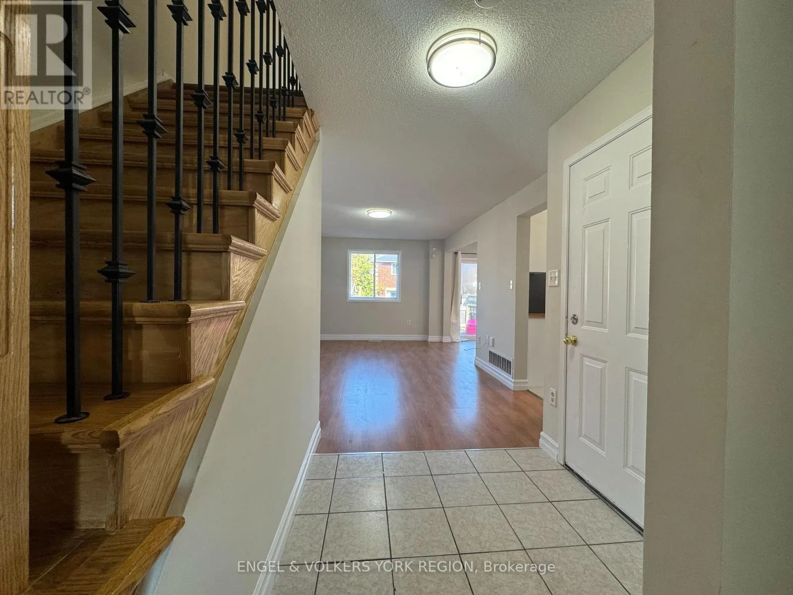 120 NATHAN CRESCENT