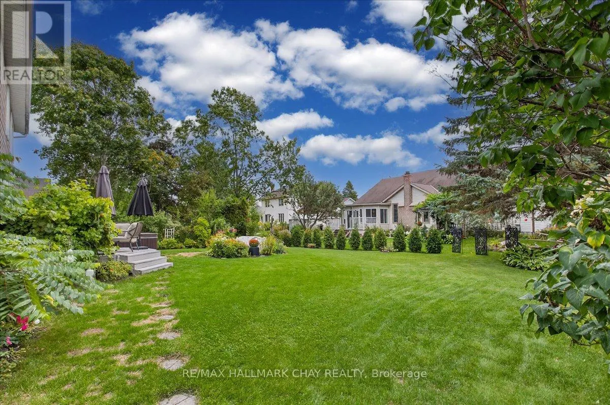 35 HOWARD DRIVE