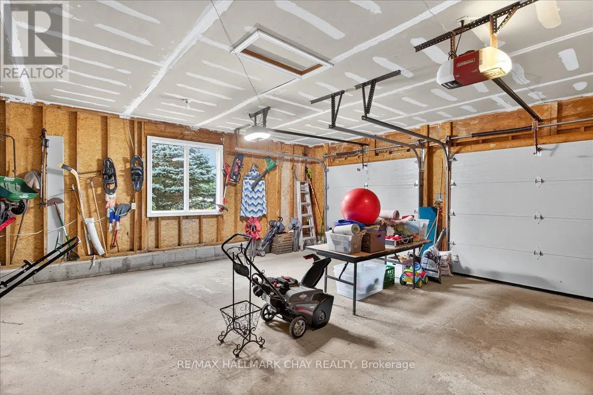 35 HOWARD DRIVE